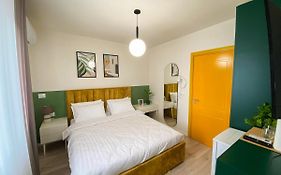 Three Doors Apartments, Papaya 1-Bedroom Apartment